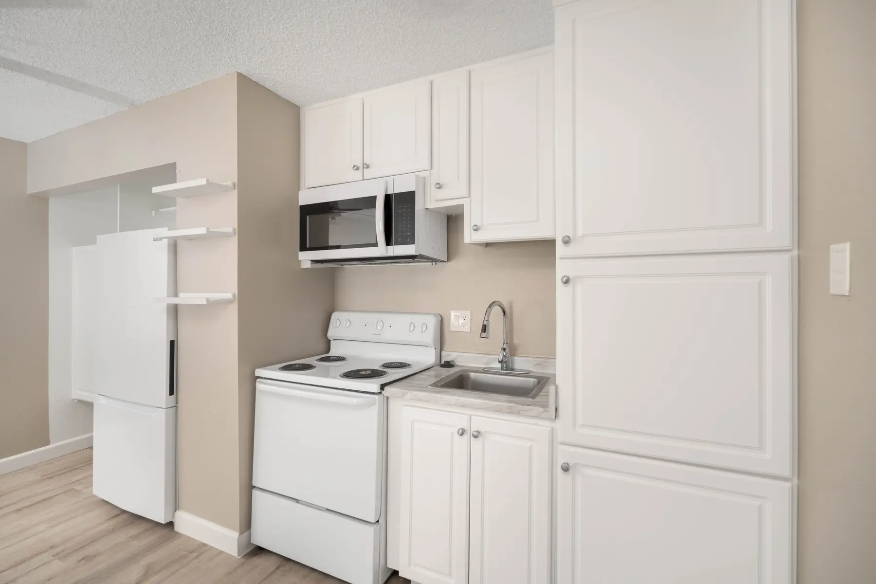 Parkview Apartments - Indoors, Interior Design, Kitchen
