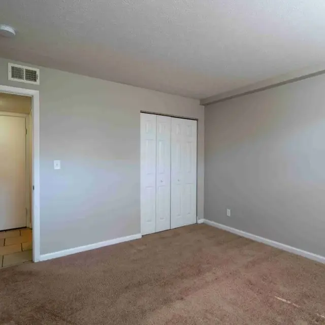 Parkside Apartments - Corner, Floor, Indoors