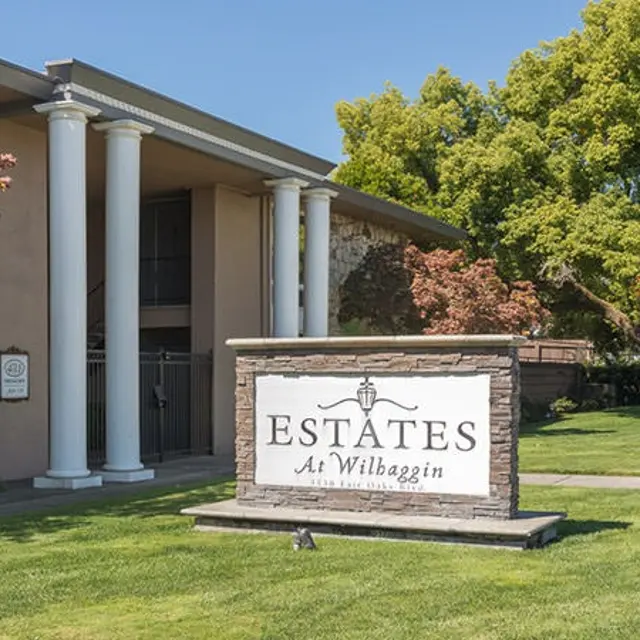 Estates at Wilhaggin - Grass, Plant