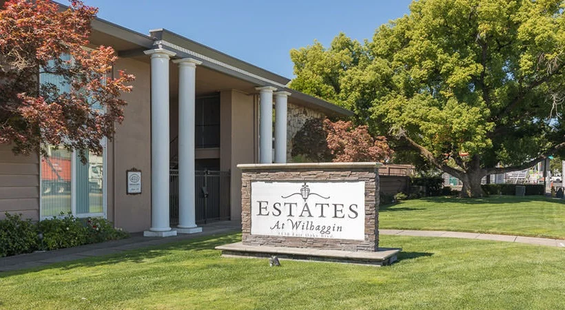 Estates at Wilhaggin - Grass, Plant