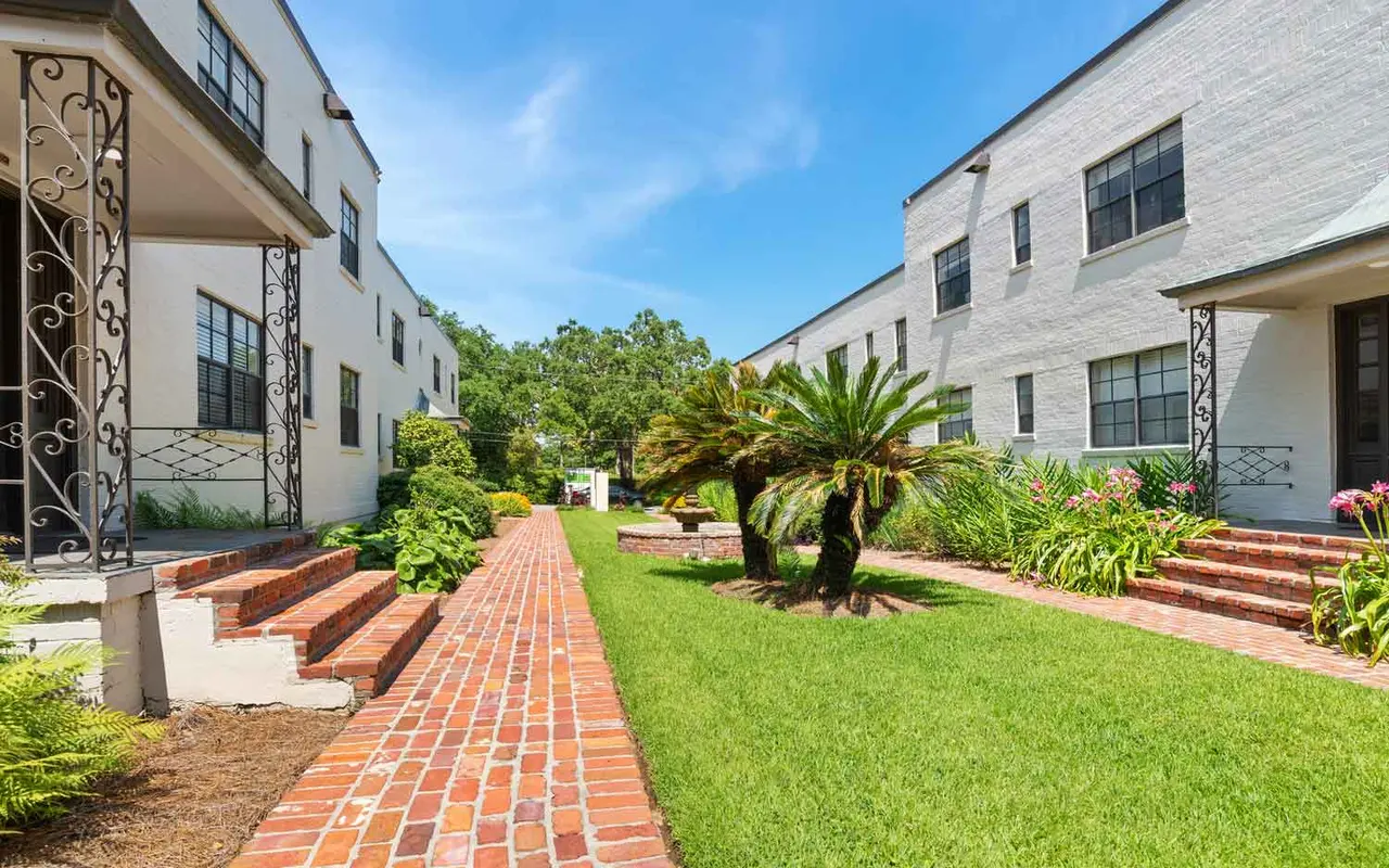 Capitol View Apartments - Neighborhood, Grass, Suburb
