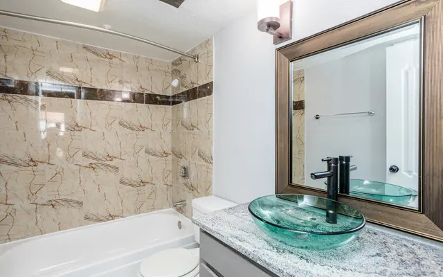 Del Mar Apartments - Room