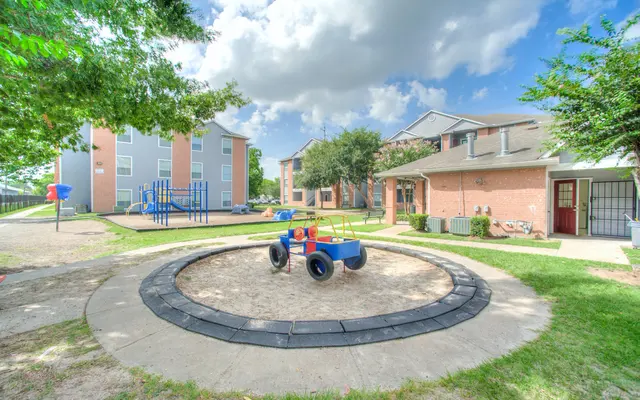 Plaza de Magnolia - Playground