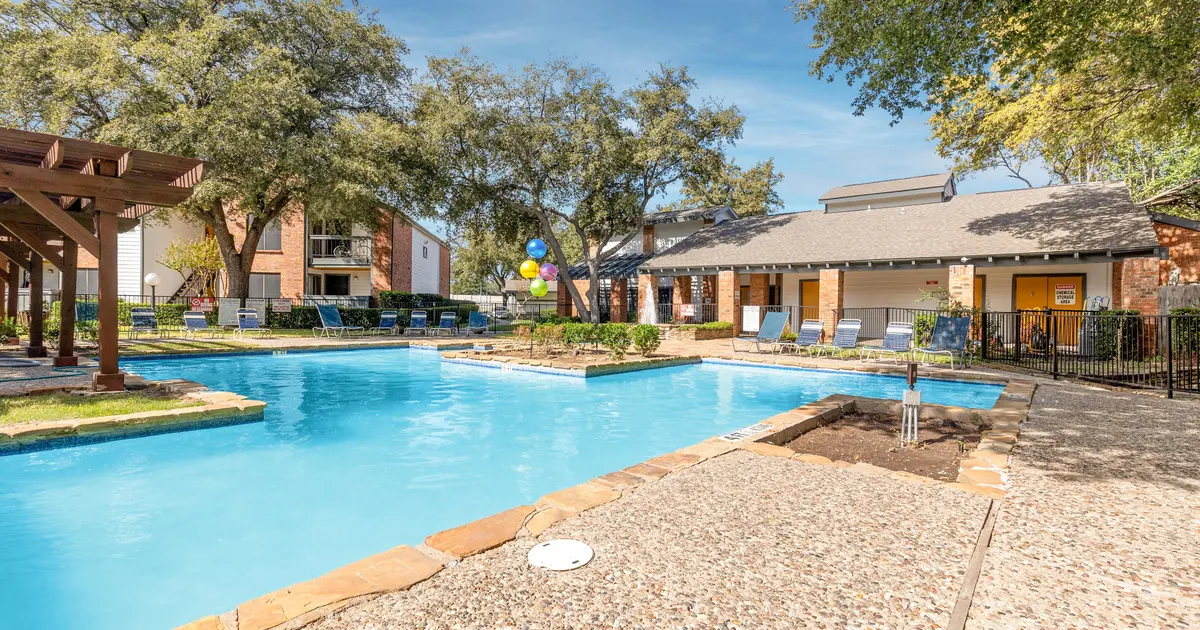 Clayton Pointe Apartments