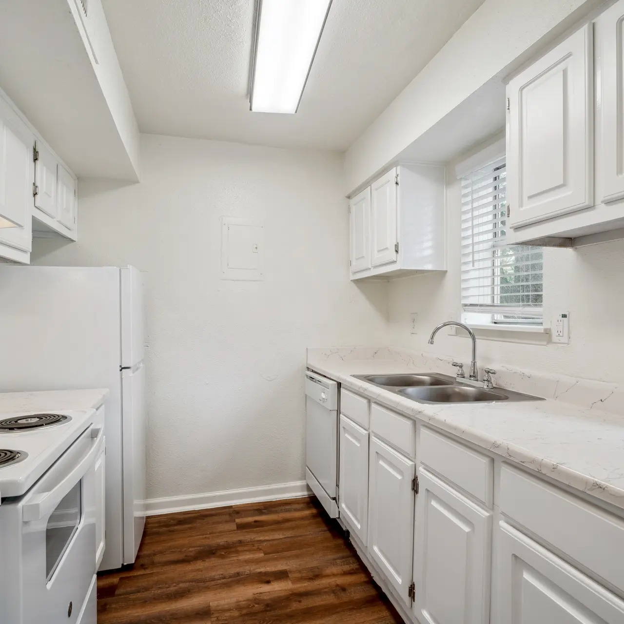 Royal Oaks of Pearland - Sink, Sink Faucet, Indoors