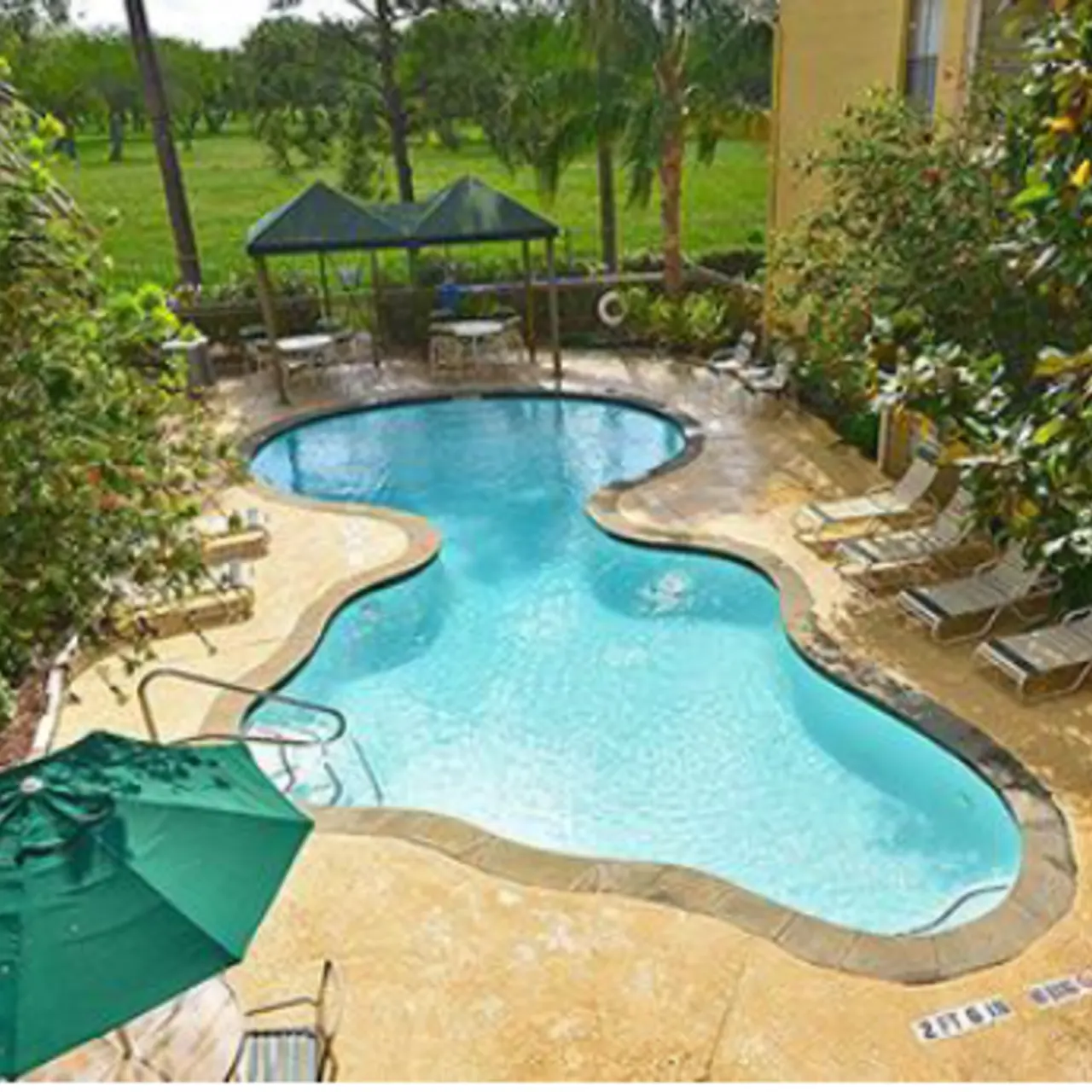 Park on Elridge Apartments - Pool