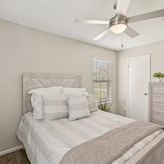 14-web-or-mls-Center Rd-S2607-014.jpg