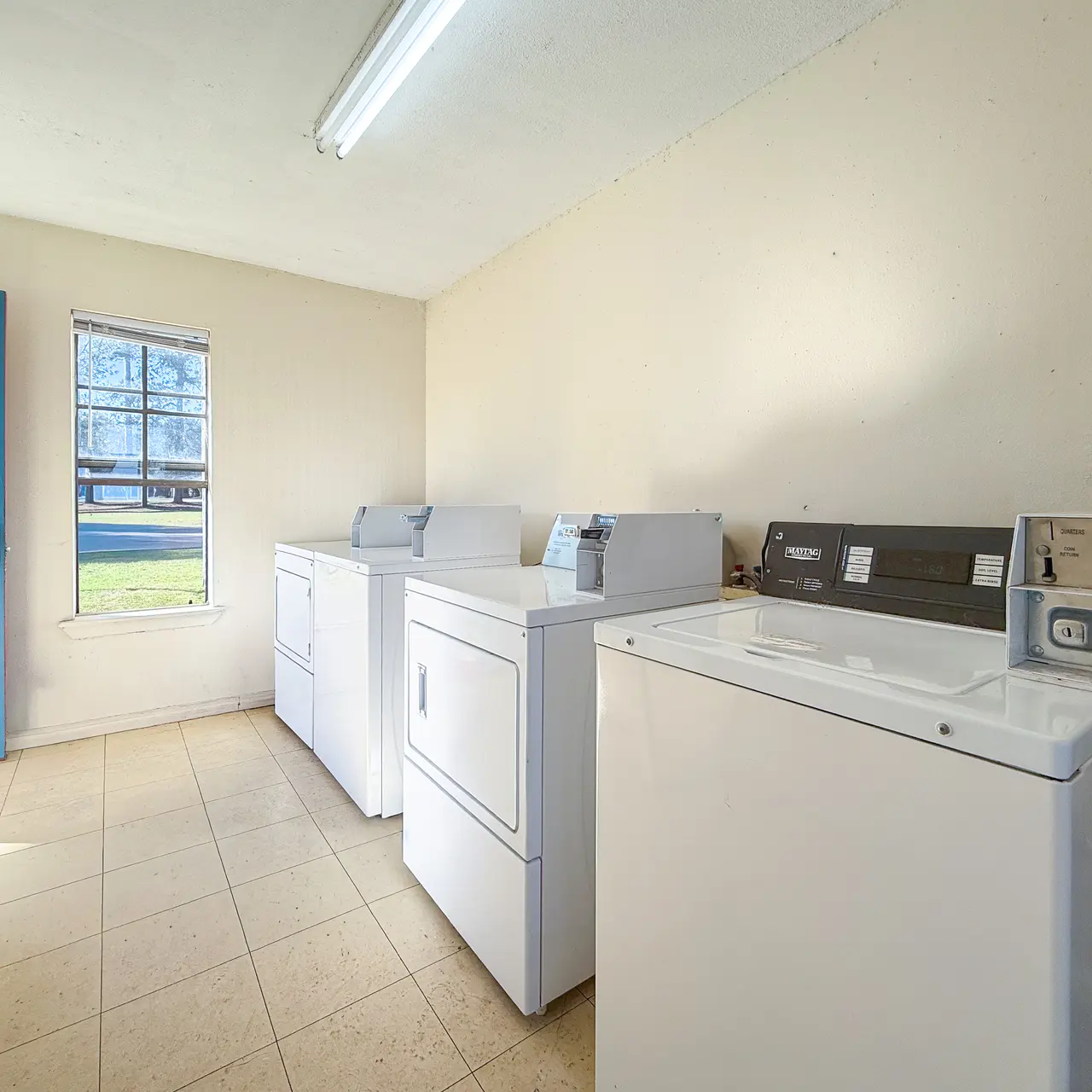 Laundry, Washing machines, Dryers