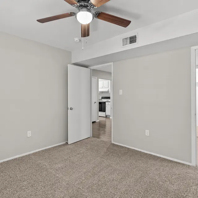 Holly - FP 2A2-Resized Small-13.jpg