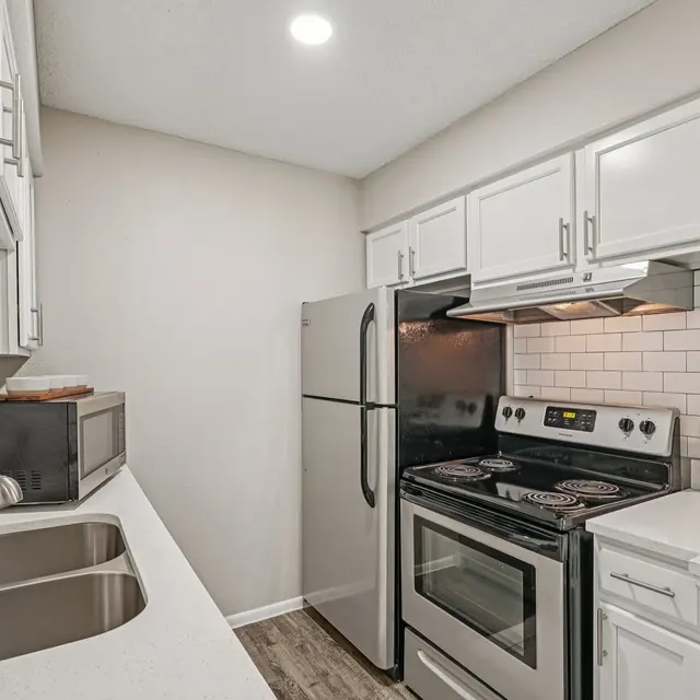 10-web-or-mls-Center Rd-S2607-010.jpg