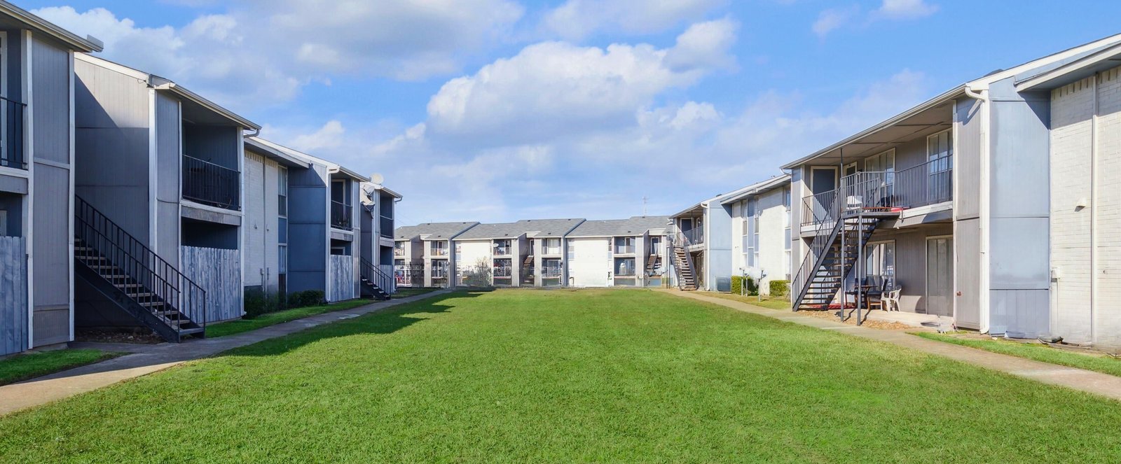 2 Bedroom Rental – 9700 Mesa Dr, Houston, TX, 77078