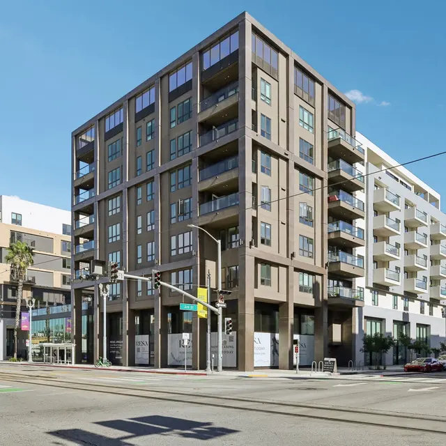 2-web-or-mls-300 Pacific Ave unit 806-S1501-002.jpg