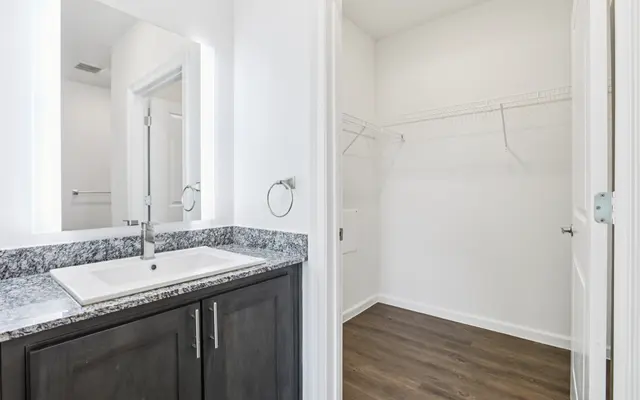 77-print-6816 Boyce Ln-Unit 07-S1607-018.jpg