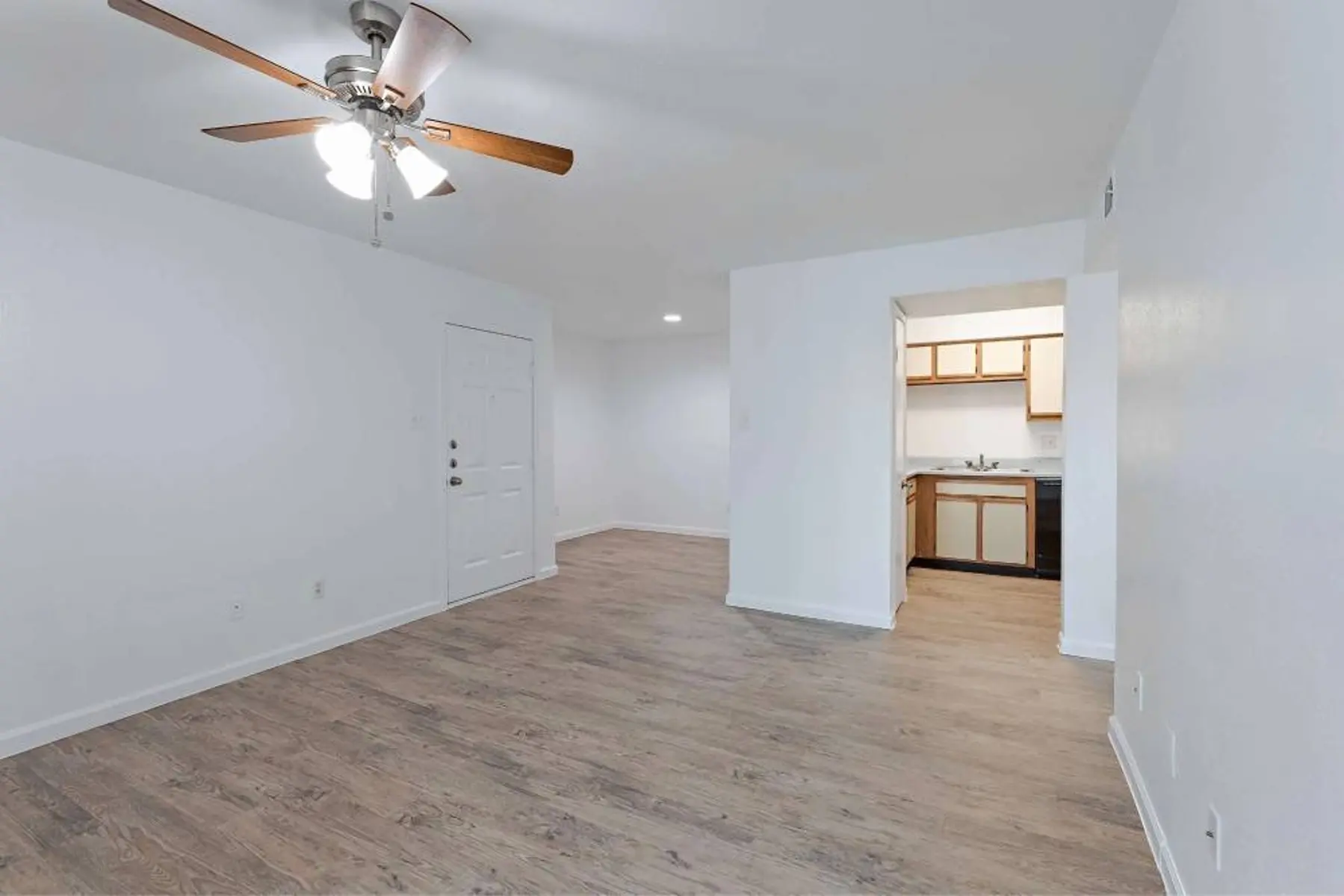 p2527064_Lexington_Hills_2bed_1bath_A_3_2_FloorPlan.jpg