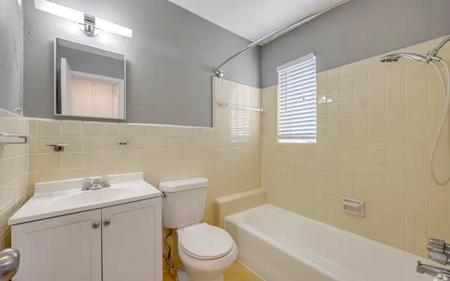 Lakewood-Plaza (27)-min.jpg