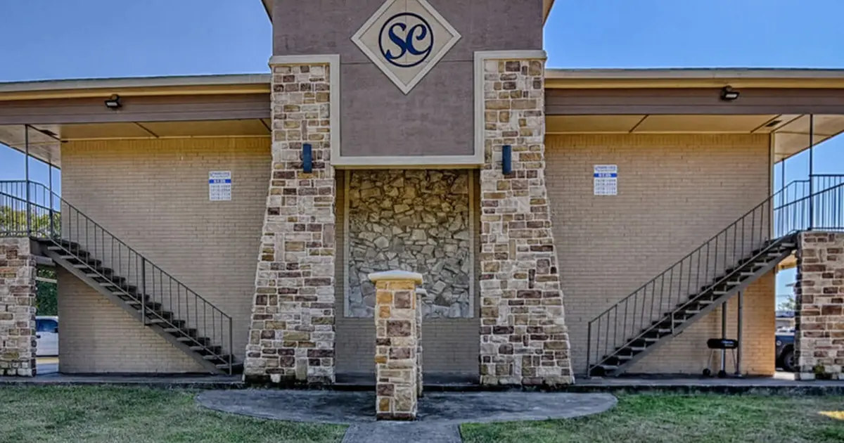 Spanish Cove Apartments in Dallas, TX