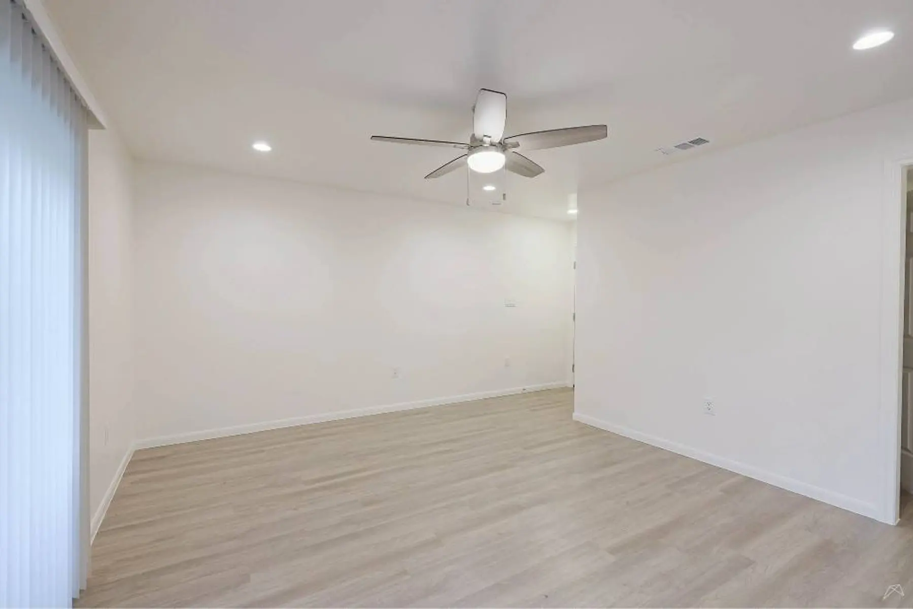 p2527061_Bridge_at_Bent_Tree_Two_Bed_Two_Bath5_2_FloorPlan.jpg