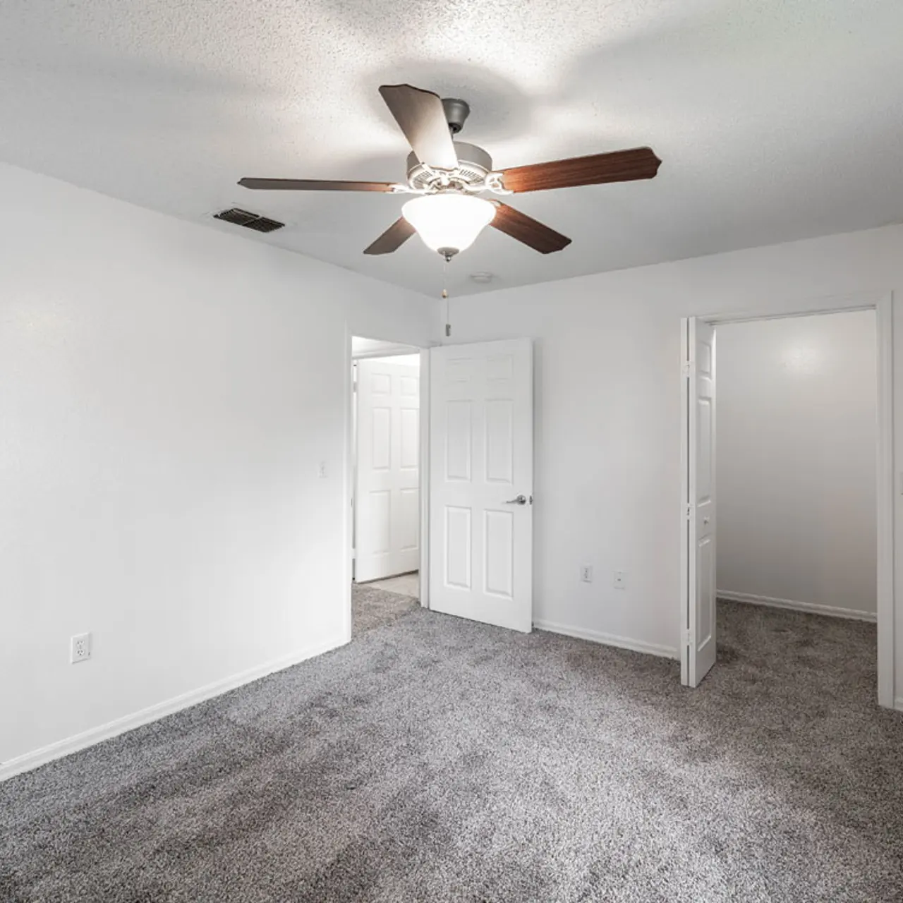 Lakeland Landing - Spacious Homes