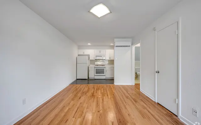 Lakewood-Plaza (15)-min.jpg