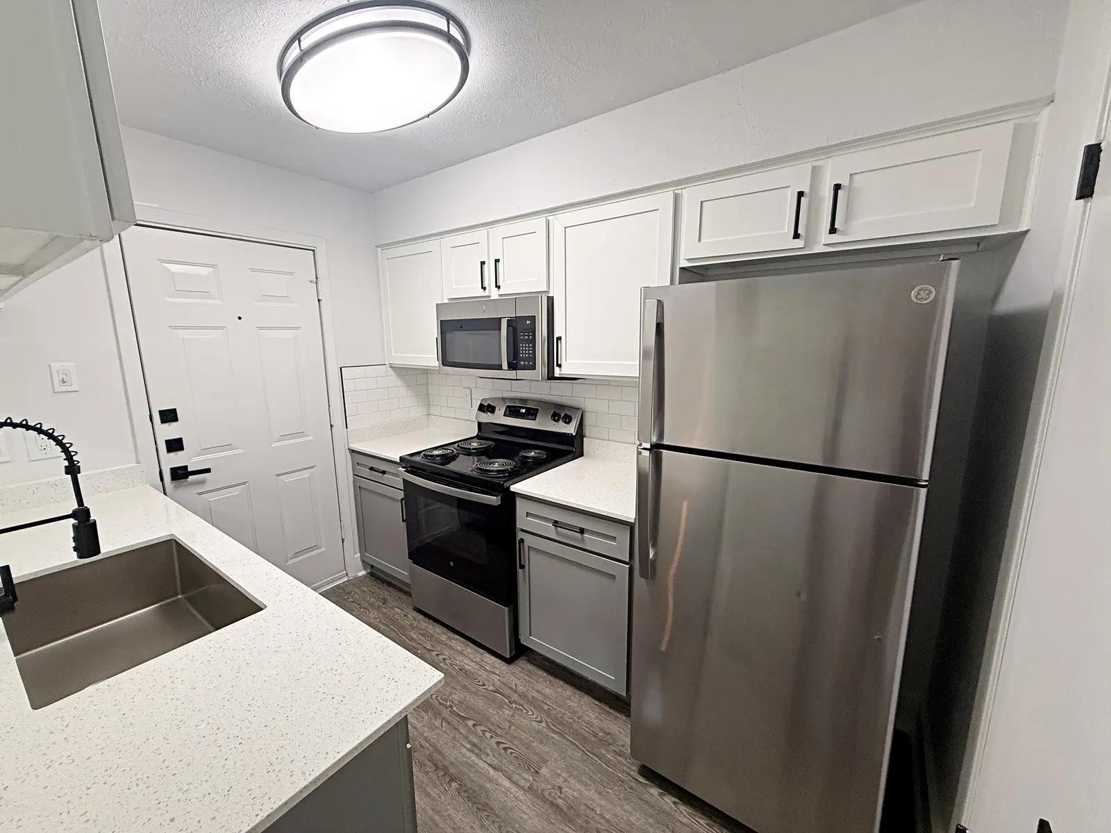 7ee7aeff-5d7b-4bd0-a986-0047667ac6e7.jpg