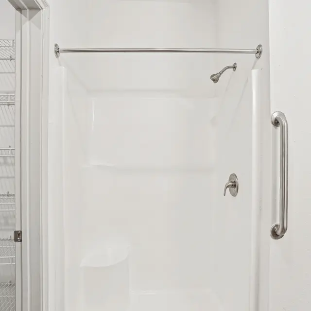 Heritage Pointe- Bathroom 