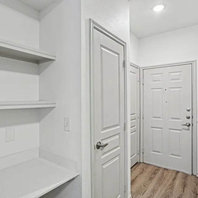 Heritage Pointe- Entry