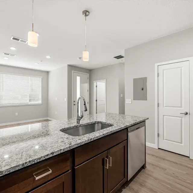 32-Kitchen - Unit 2.jpg 32-Kitchen - Unit 2.jpg