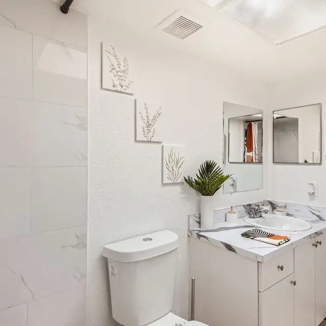 311 NW 42nd Ct #101 - Web Quality - 023 - 27 Primary Bathroom.jpg