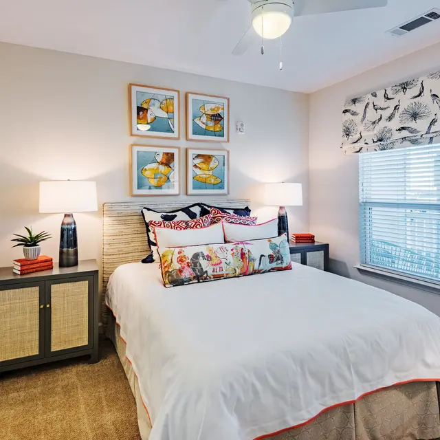 102960080.jpg 102960080.jpg