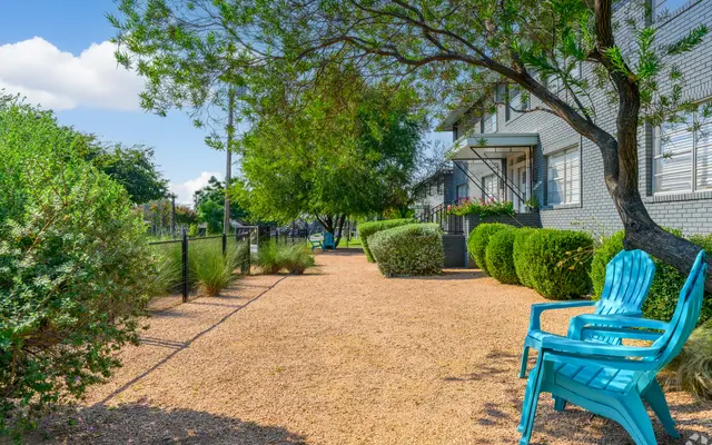 Lakewood-Plaza (4)-min.jpg