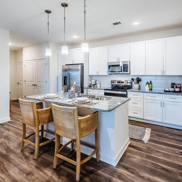 102960011.jpg 102960011.jpg