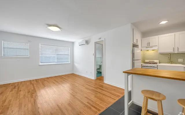 Lakewood-Plaza (24)-min.jpg