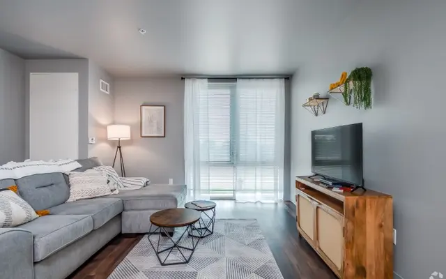 7Penn (3) (Small).jpg 7Penn (3) (Small).jpg