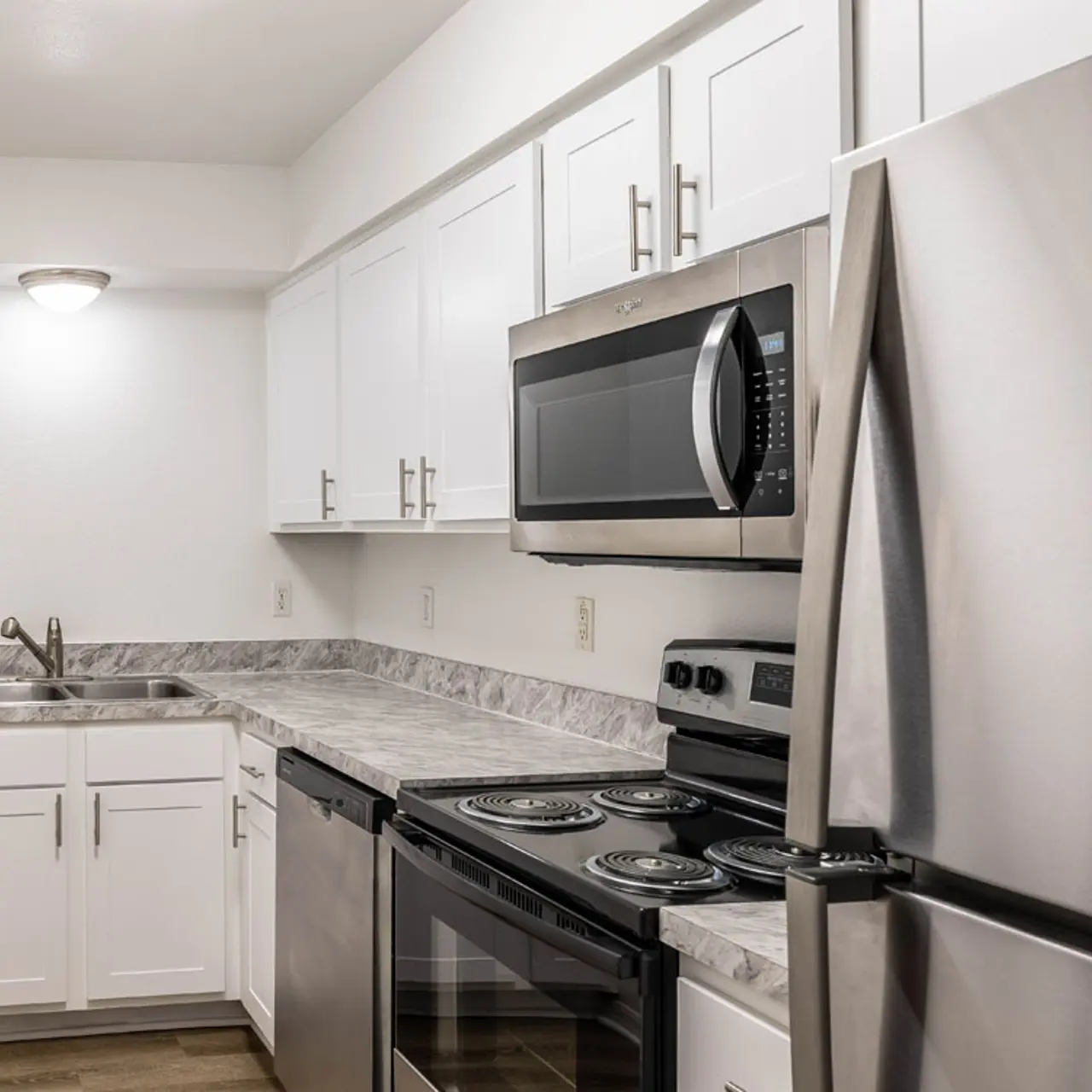 Lakeland Landing - Newly Renovated Homes